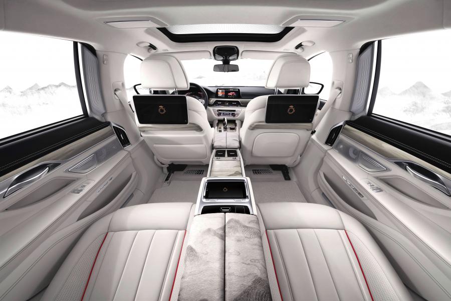 Интерьер BMW 7-Series Radiant Cadenza Immaculate Edition (G12) 2019 года  (фото 7 из 15)